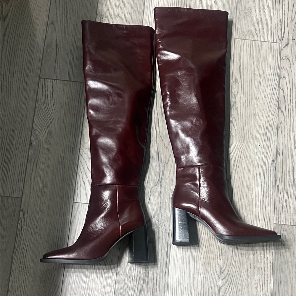 Zara Elegant Burgundy Knee-High Boots. Size 8